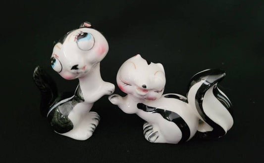 Vintage Big-Eyed Skunk Shaker Set/ Anthropomorphic Skunk Figurine/ Little Stinker Shakers