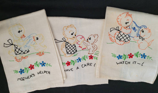 Vintage Kitty-Duck-Bear Graphic Embordered Tea Towel/ Vintage 1950's  Kitchen Linens/ Large Grain Sack Linen Dish Towels