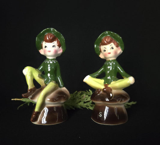 Vintage Pixie Elf Kissing Salt & Pepper Shakers/ Anthropomorphic Elf Pixie Figurine/ Kitschy Christmas Pixie Elf Collectible