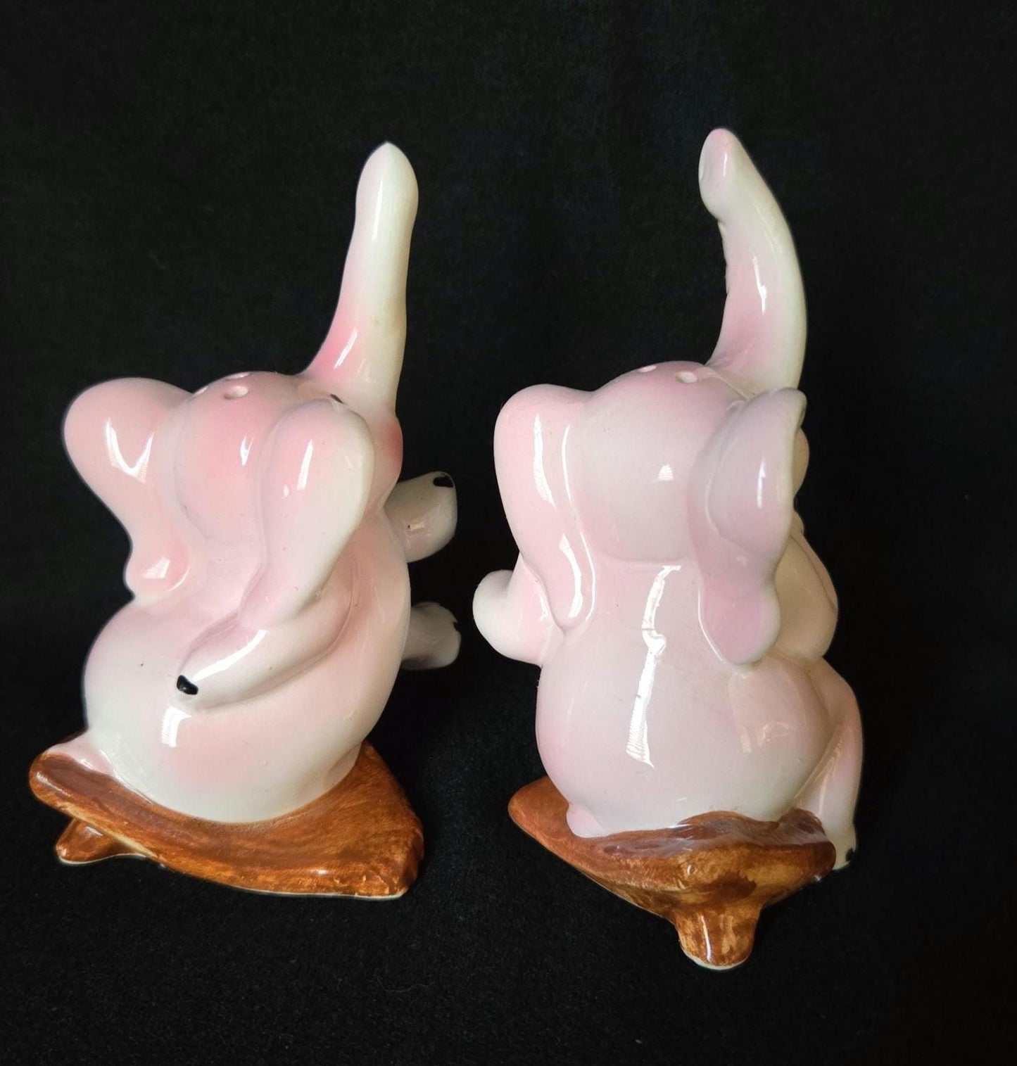 Kissing Pink Elephant Salt & Pepper Shaker/ Anthropomorphic Elephant Shaker Set/ Vintage Elephant Collectible