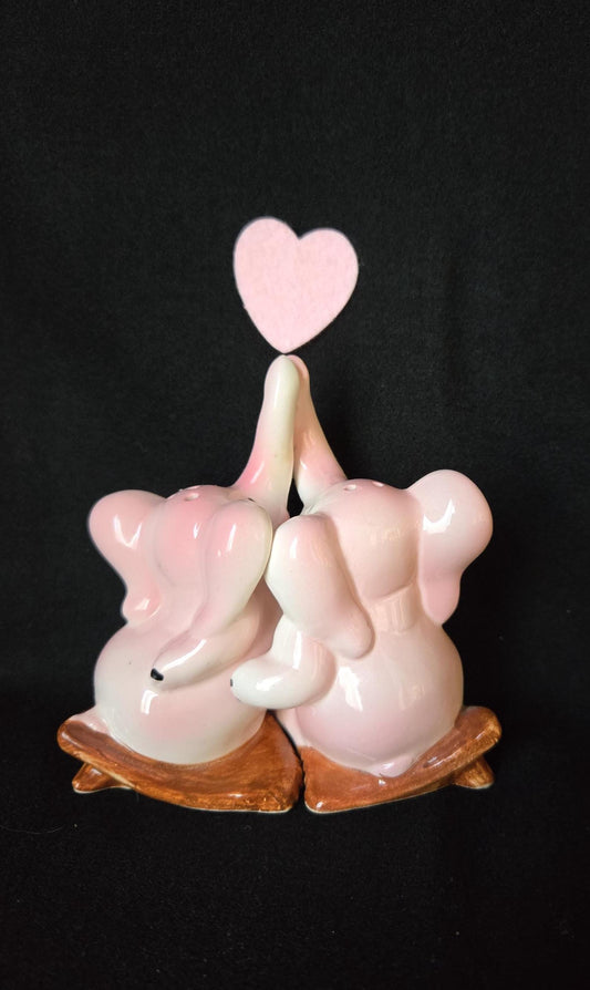 Kissing Pink Elephant Salt & Pepper Shaker/ Anthropomorphic Elephant Shaker Set/ Vintage Elephant Collectible